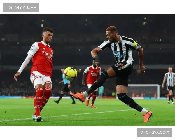 索兰克再展锋芒助球队逆转取胜，英超赛季迎突破表现稳健